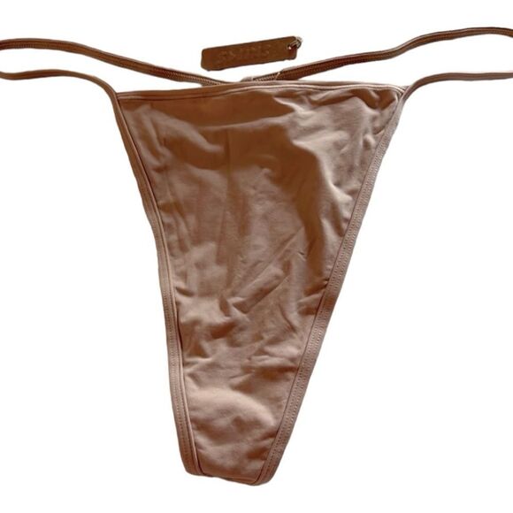Skims PLUS Beige G-string Panties Sz 4X - Picture 1 of 4